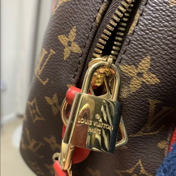Authentic Louis Vuitton - Picture 7 of 12